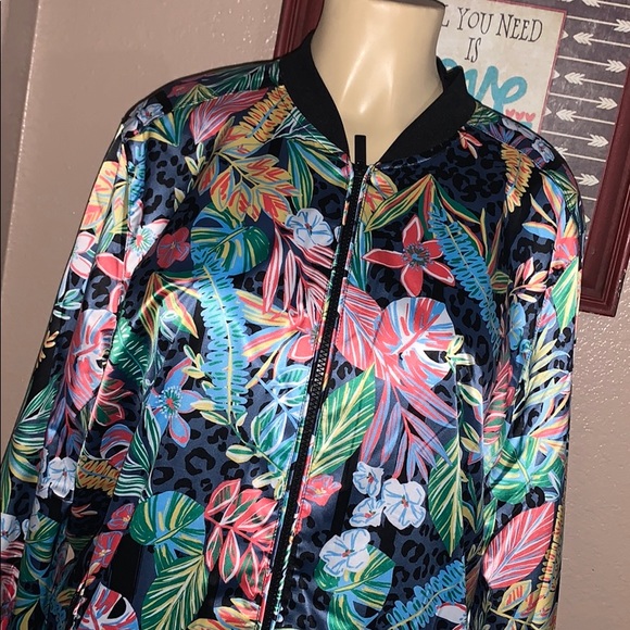 NWT Calvin Klein Performance Jacket - Picture 2 of 11